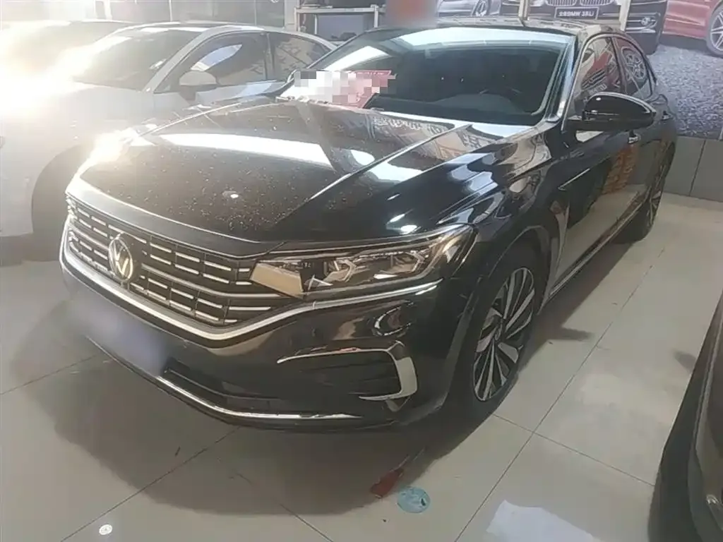 Volkswagen Passat — фото 1