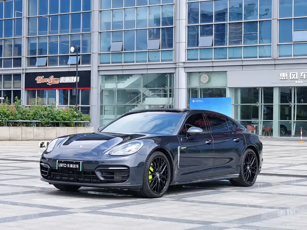 Porsche Panamera Hybrid — фото 1