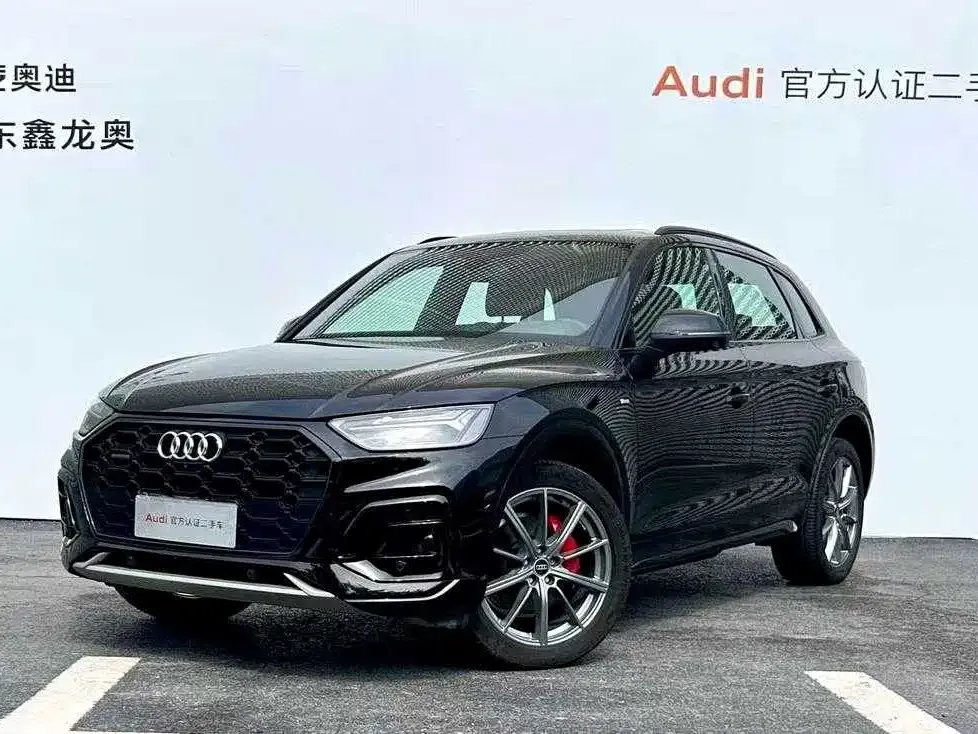Audi Q5L — фото 1