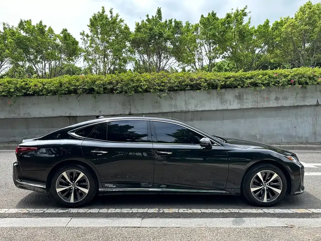 Lexus LS — фото 5