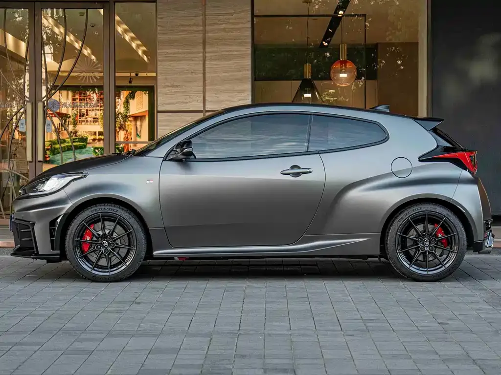 Toyota GR YARIS — фото 10