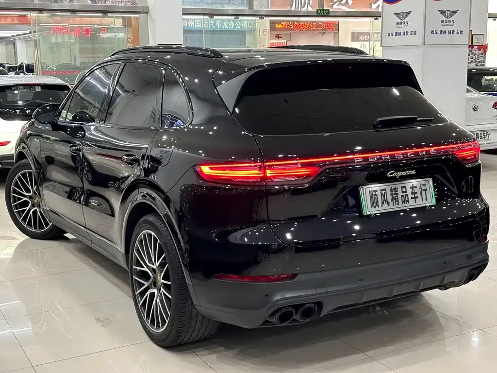 Porsche Cayenne Hybrid — фото 10