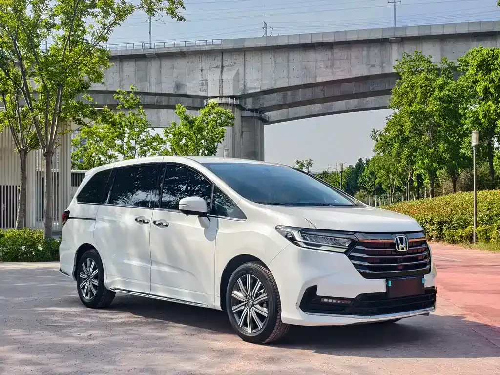 Honda Odyssey — фото 10