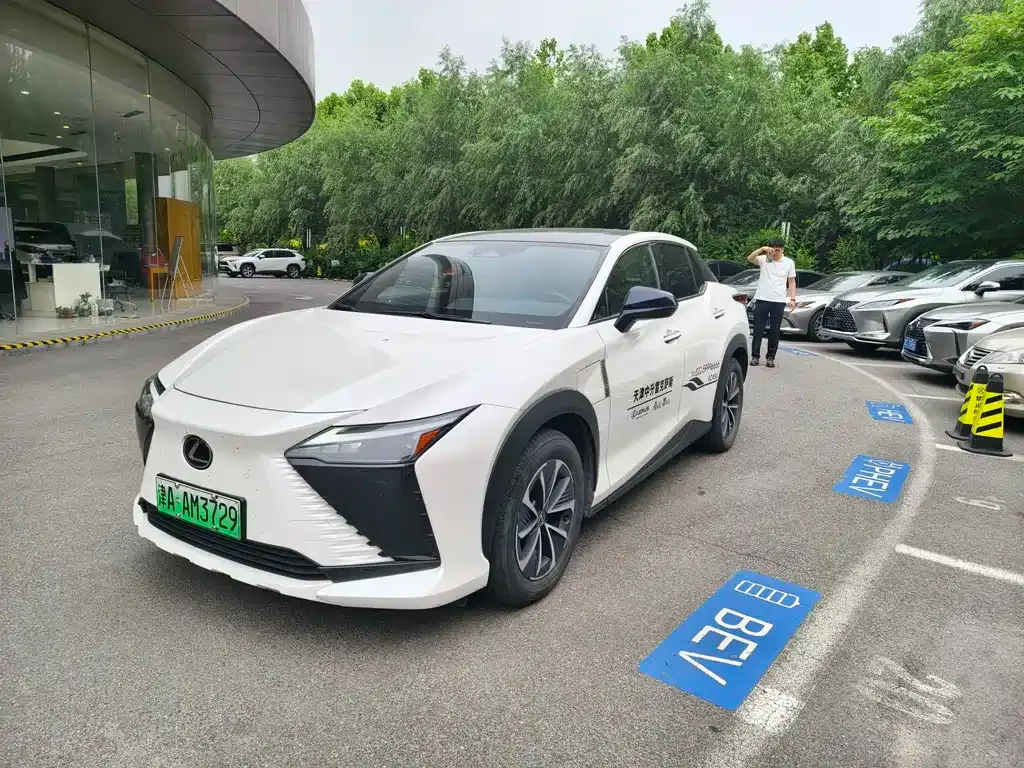 Lexus RZ — фото 8