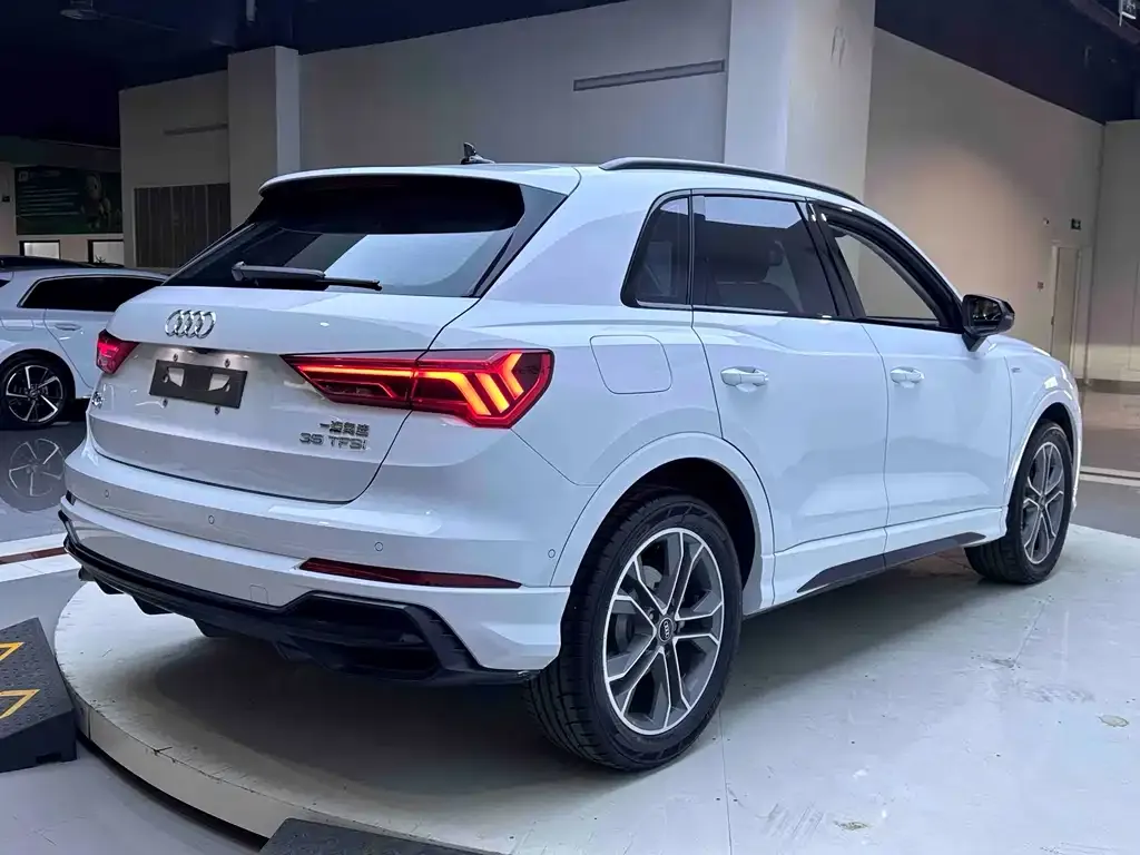 Audi Q3 — фото 5