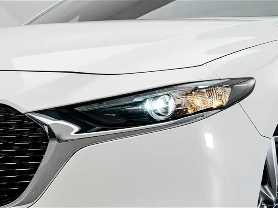 Mazda 3 Axela — фото 3