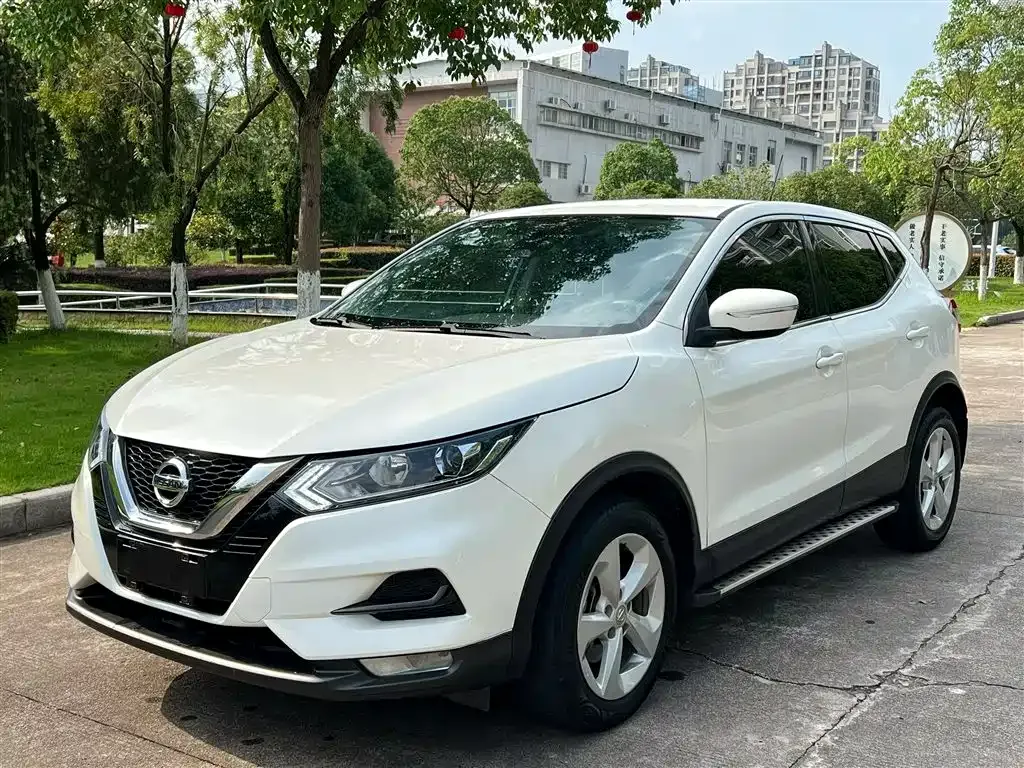 Nissan Qashqai — фото 1