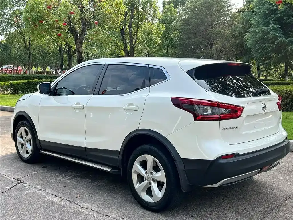 Nissan Qashqai — фото 9