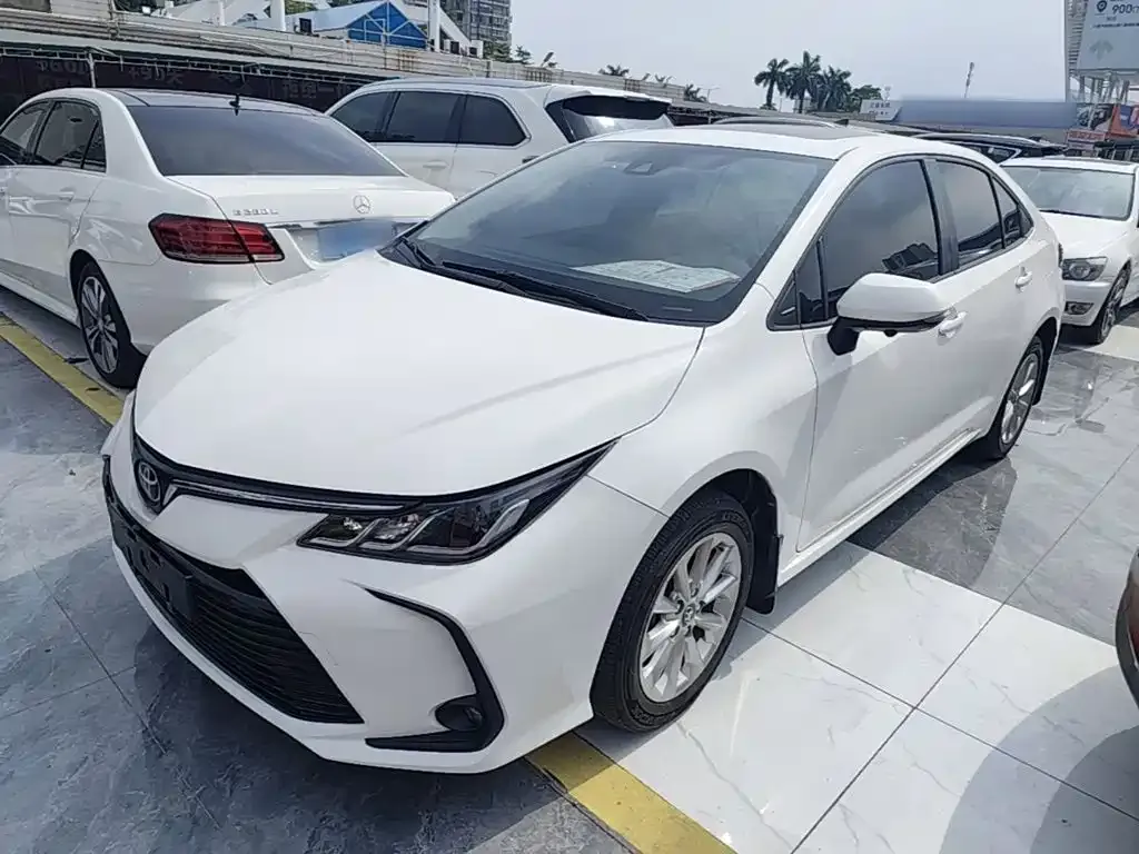 Toyota Corolla — фото 1