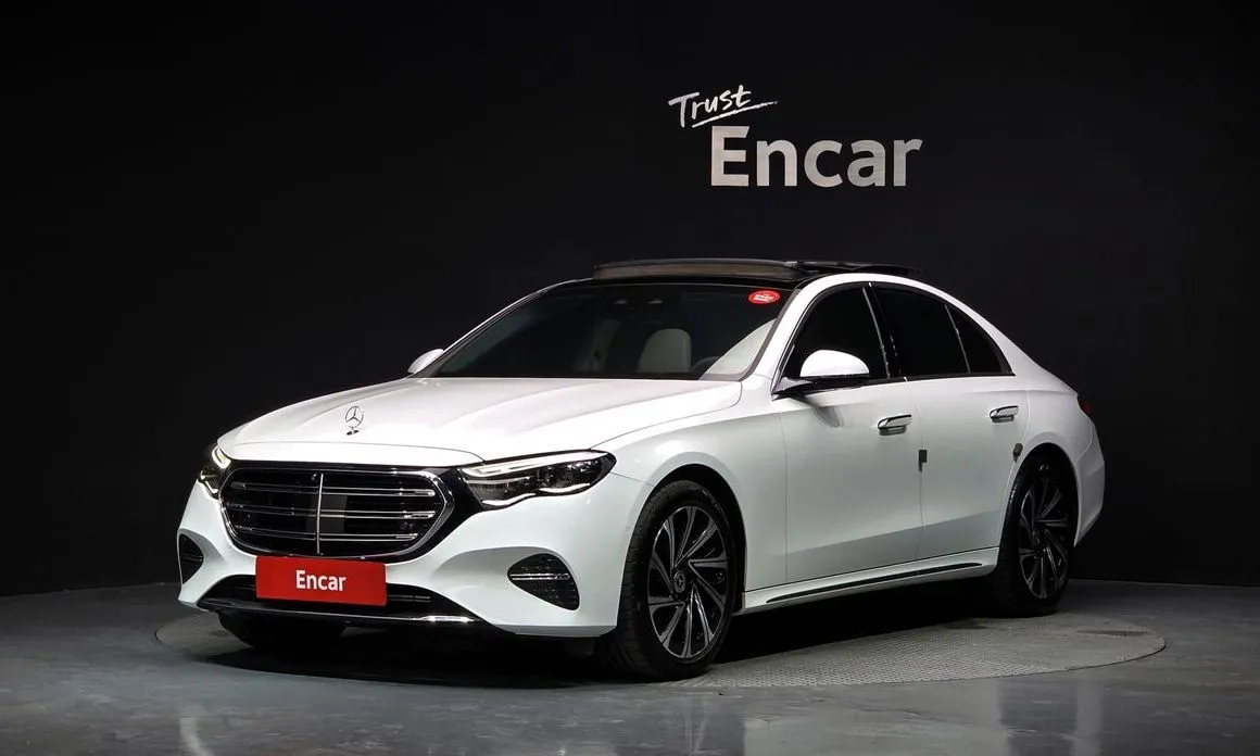 Mercedes-Benz E-Class — фото 1