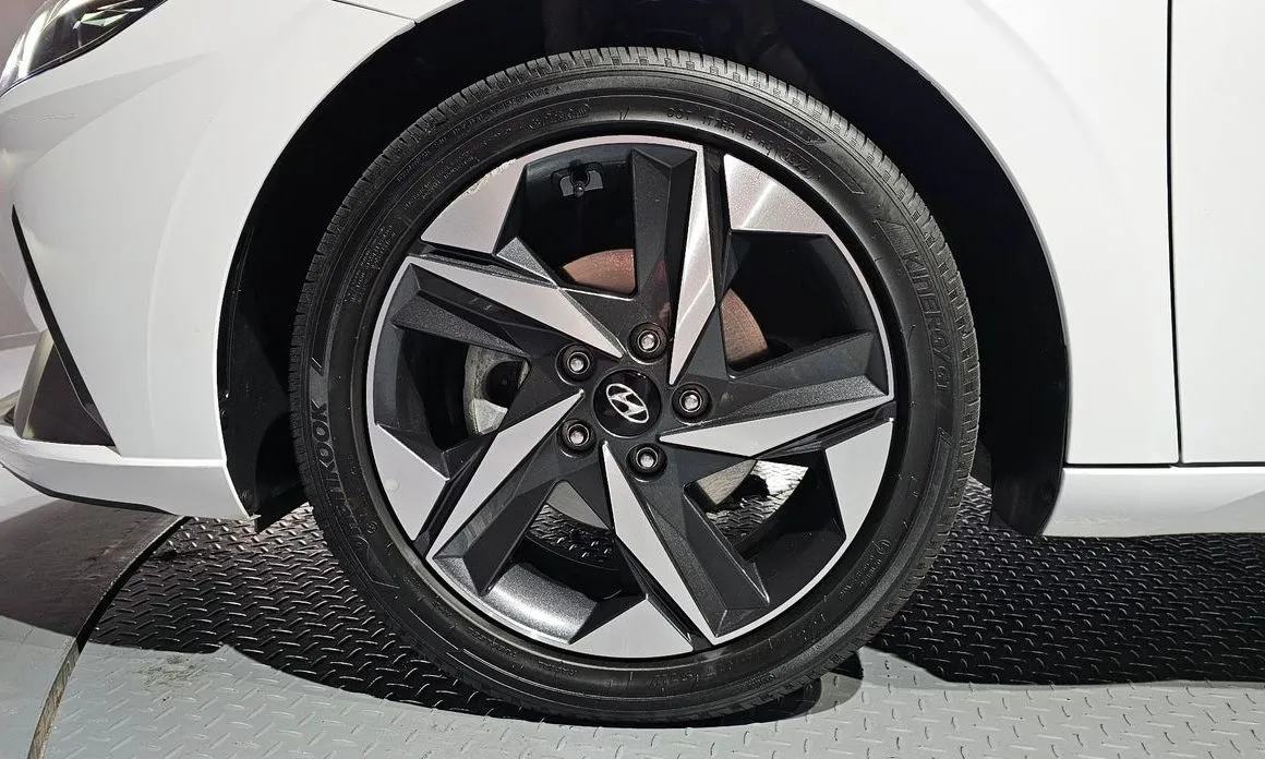 Hyundai AVANTE — фото 5