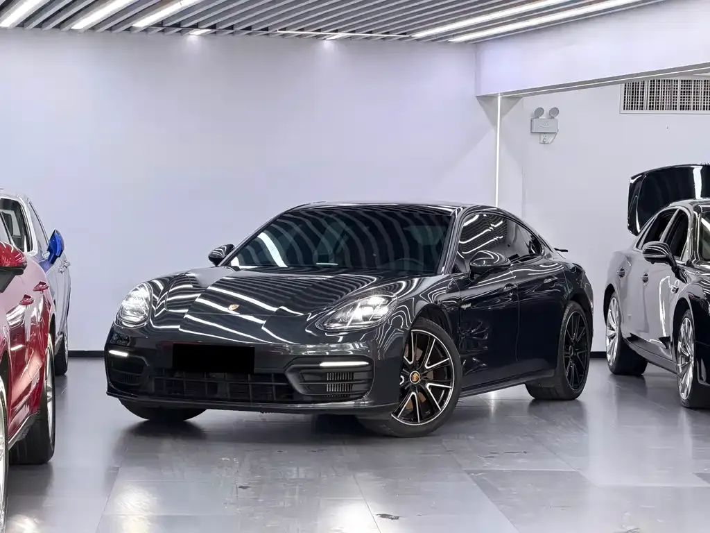 Porsche Panamera Hybrid — фото 1