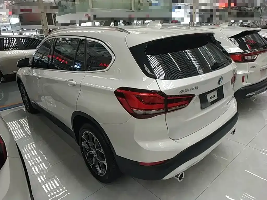 BMW X1 — фото 10