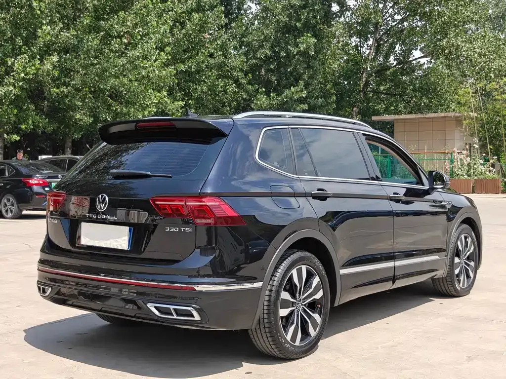 Volkswagen Tiguan L — фото 10