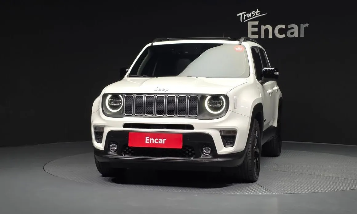 Jeep Renegade — фото 6