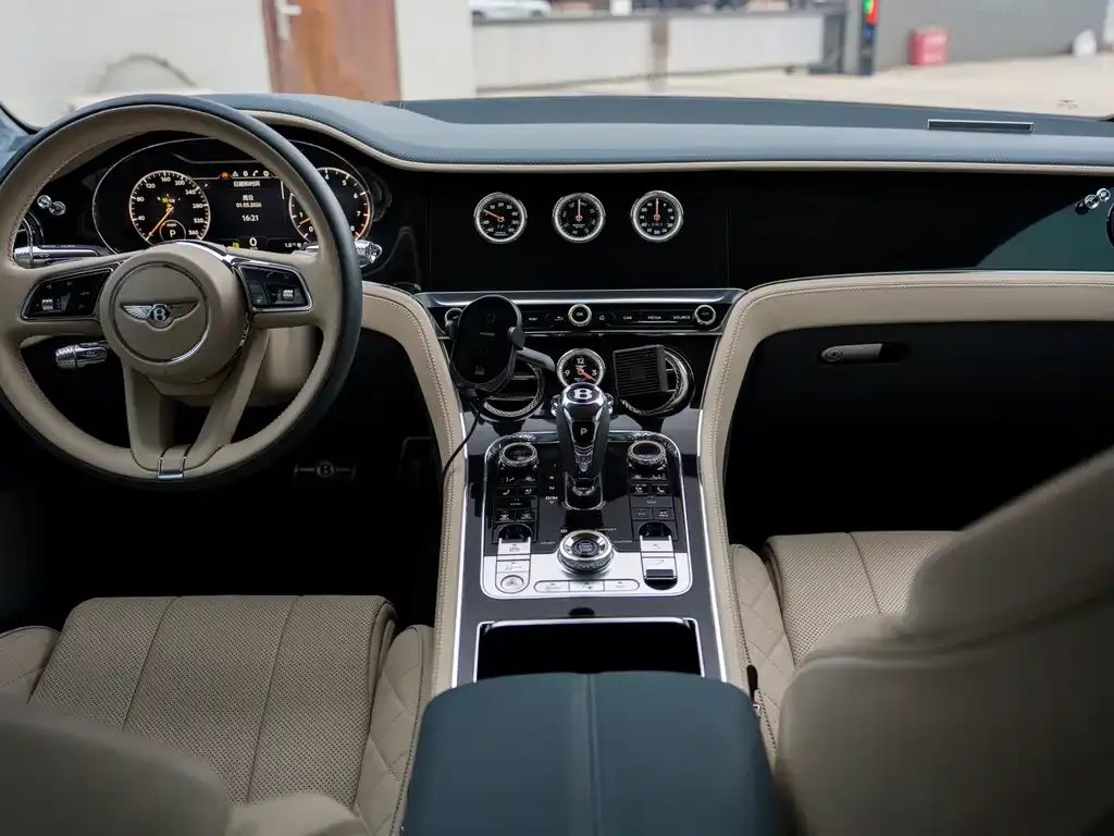 Bentley Continental — фото 8