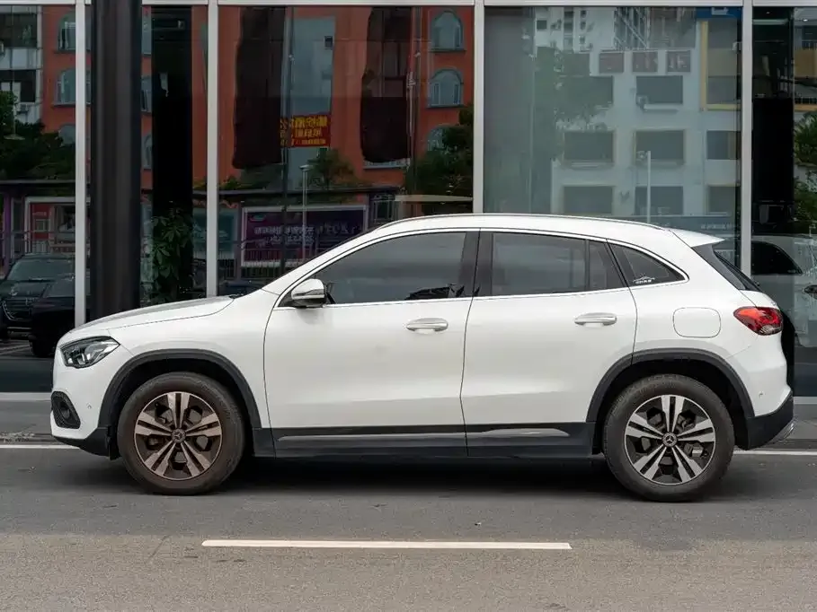 Mercedes-Benz GLA — фото 10