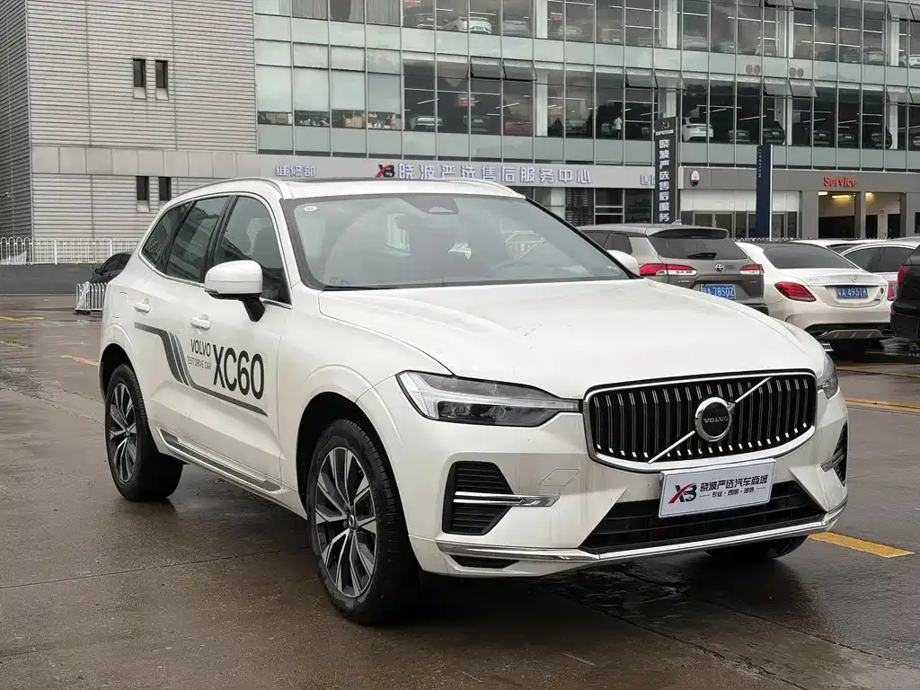 Volvo XC60 — фото 2