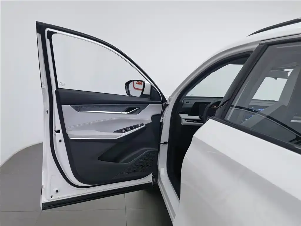 Changan CS75PLUS — фото 2