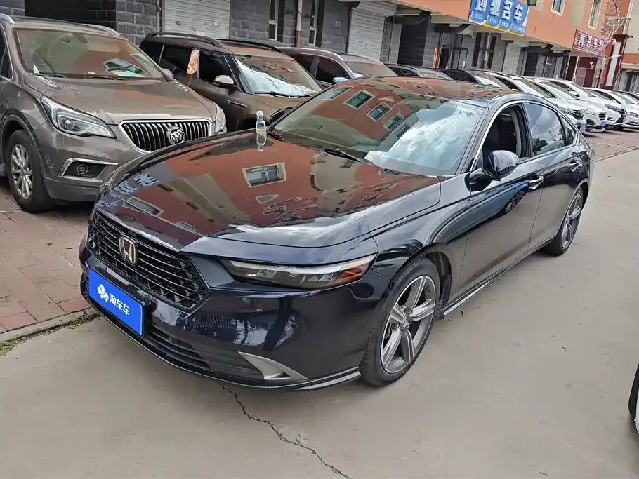 Honda Accord — фото 1