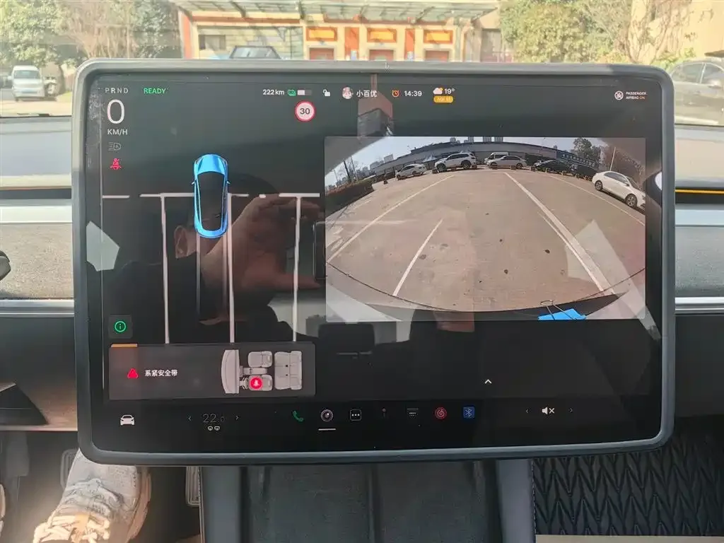 Tesla Model 3 — фото 10