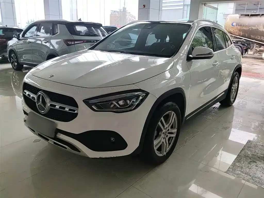 Mercedes-Benz GLA — фото 1
