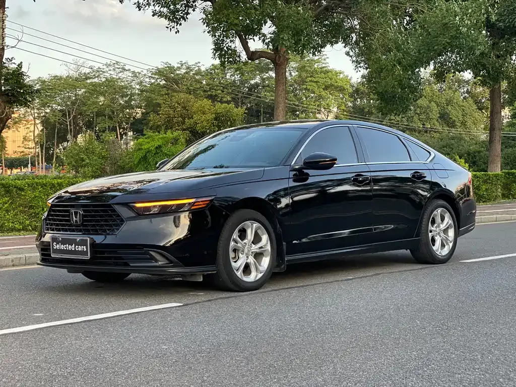 Honda Accord — фото 1