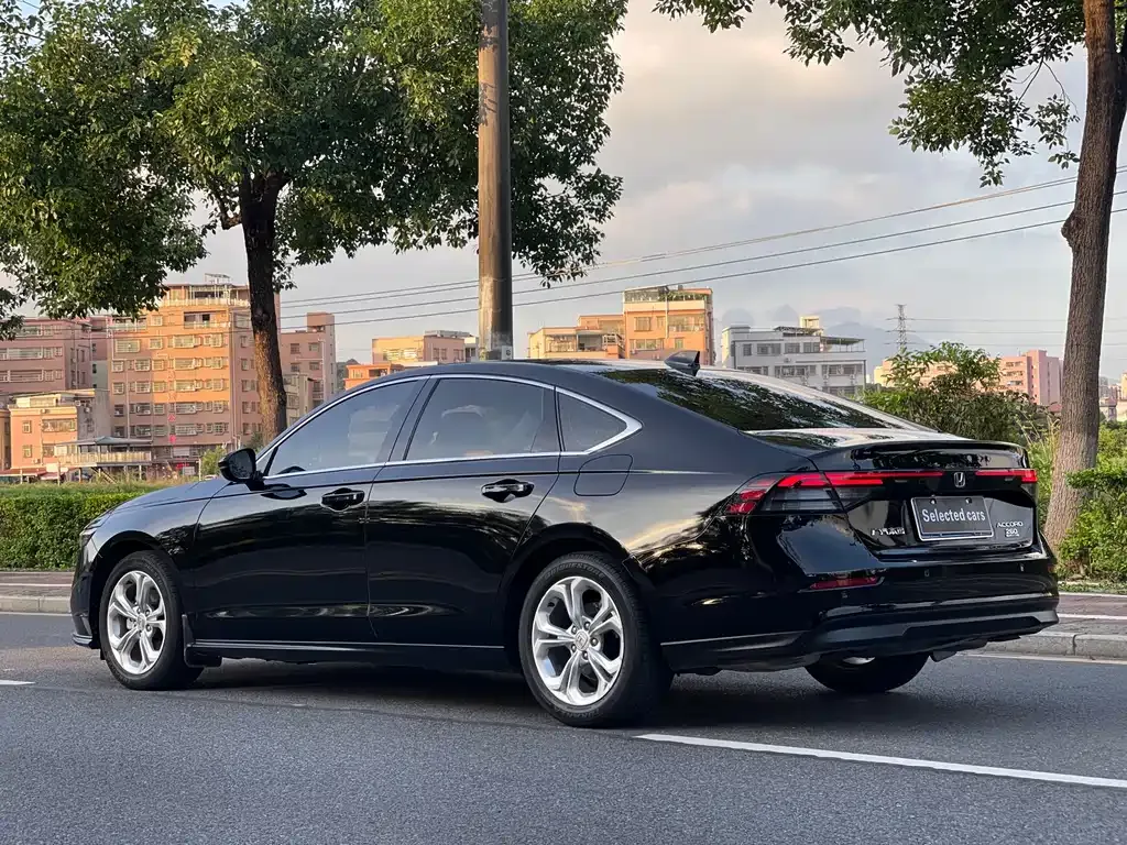 Honda Accord — фото 2