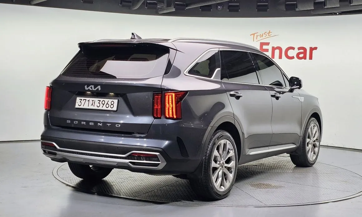 Kia Sorento — фото 7