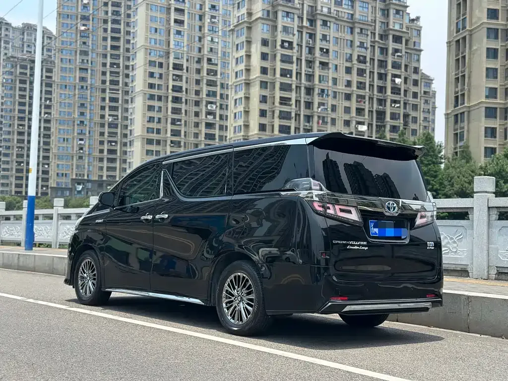 Toyota Vellfire — фото 10