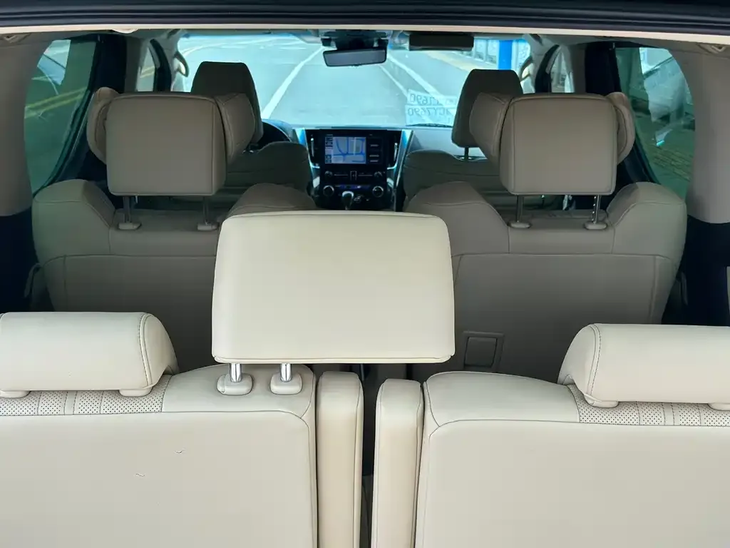Toyota Vellfire — фото 2