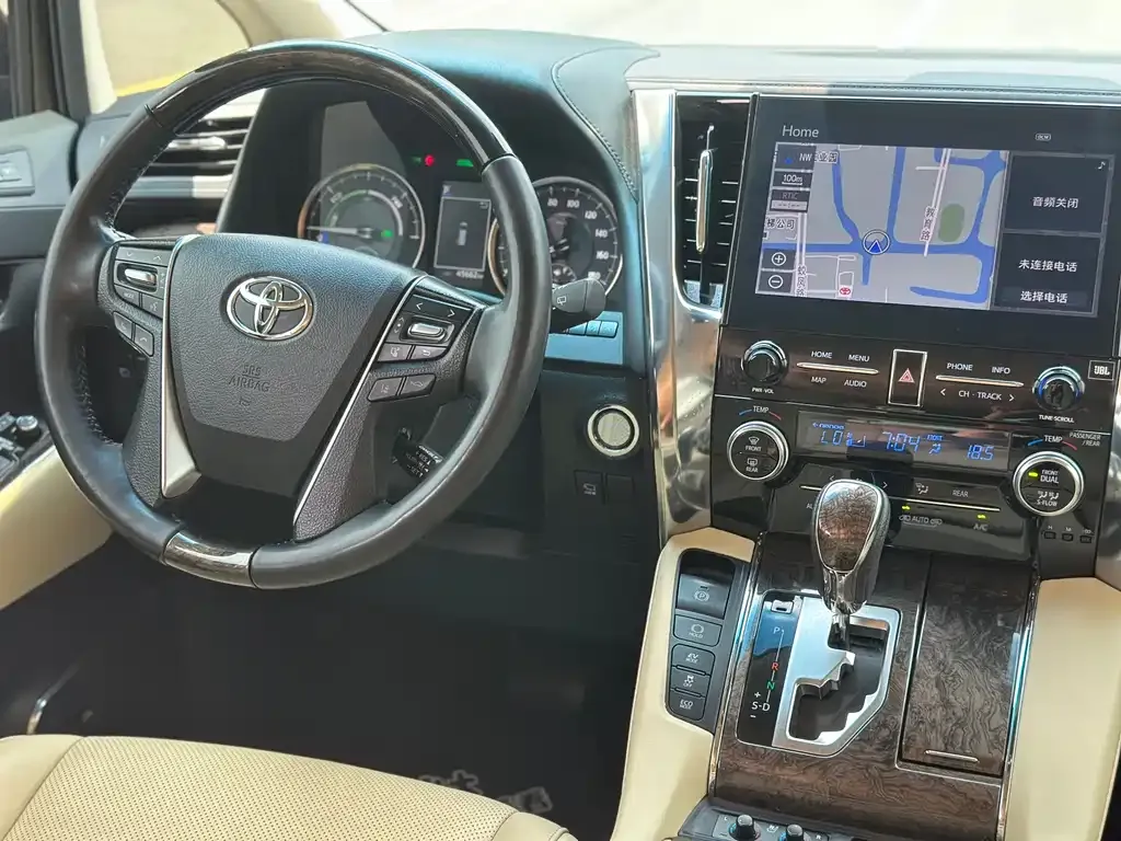 Toyota Vellfire — фото 9
