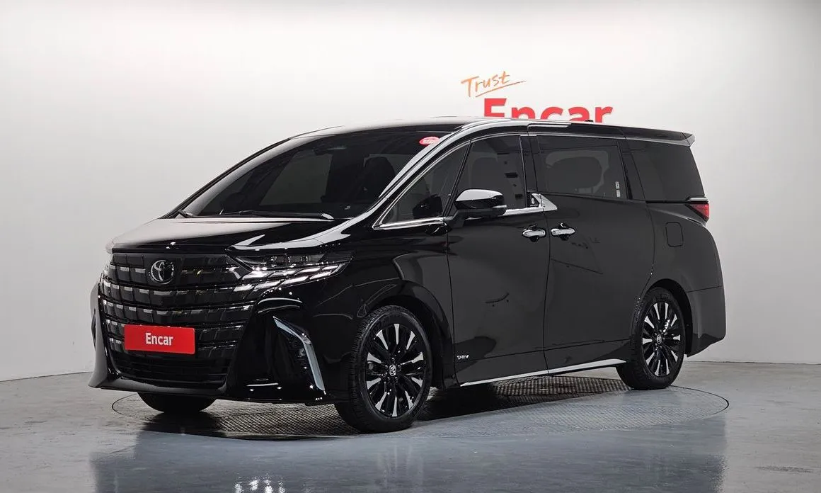 Toyota Alphard — фото 1