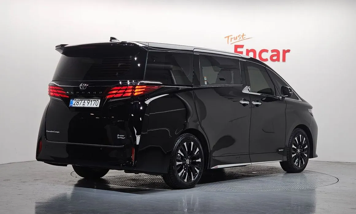 Toyota Alphard — фото 8