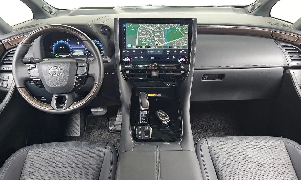 Toyota Alphard — фото 5