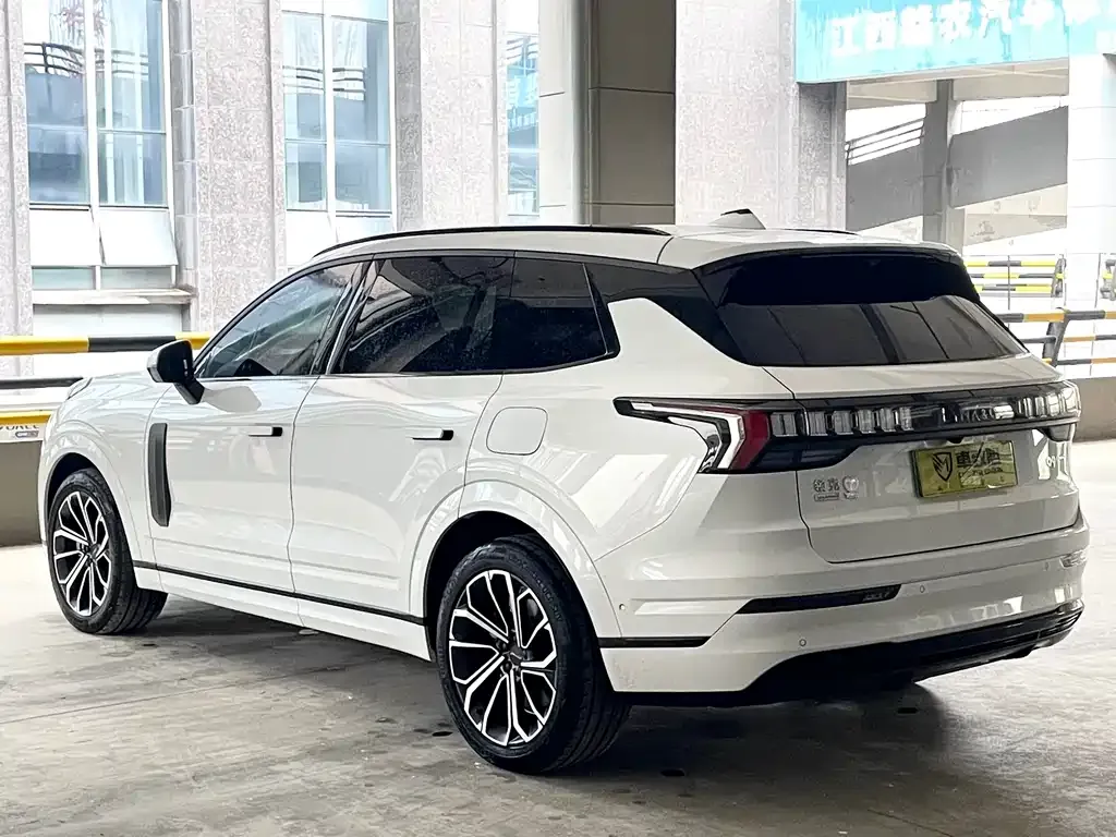 Lynk & Co 09 PHEV — фото 10