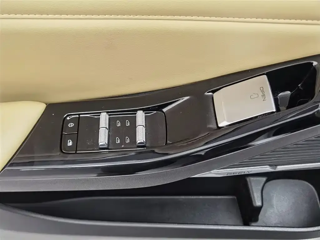 Geely Galaxy L6 — фото 6