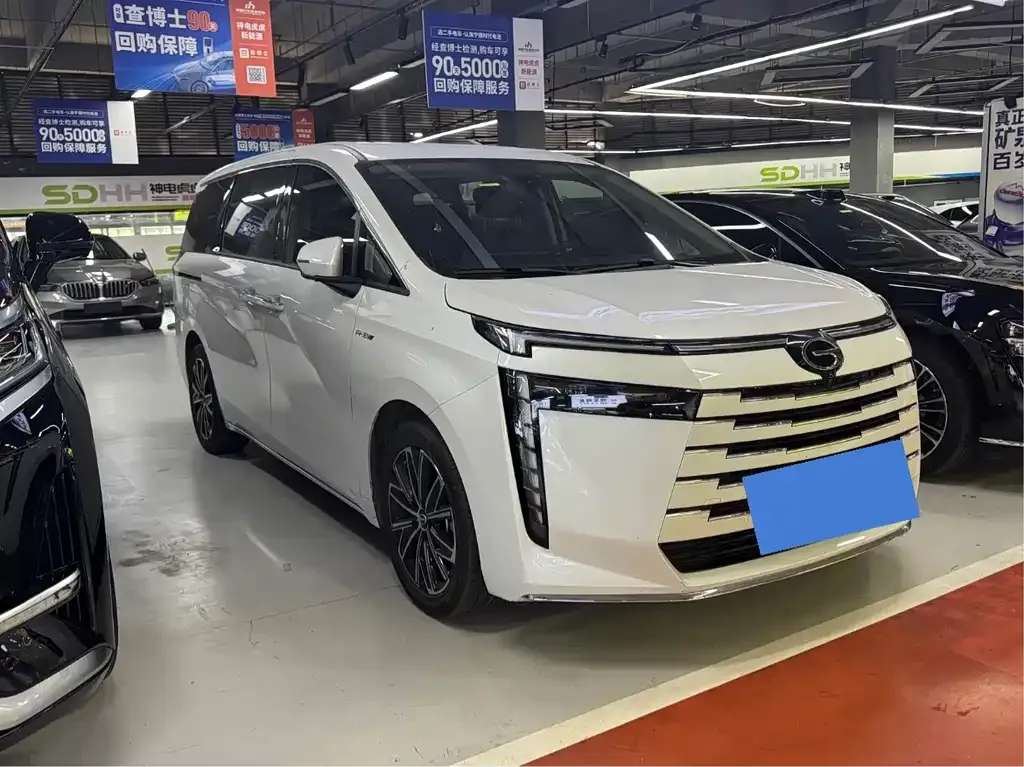 GAC Motor 传祺E8 PHEV — фото 4