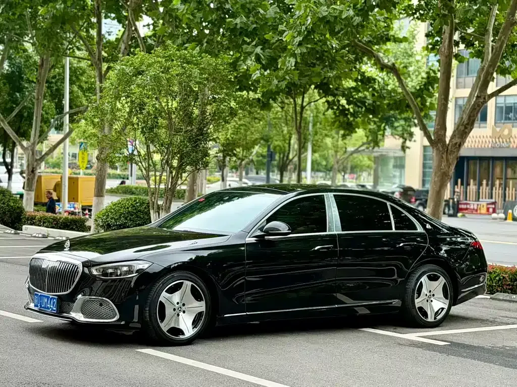 Mercedes-Benz S-Class — фото 1
