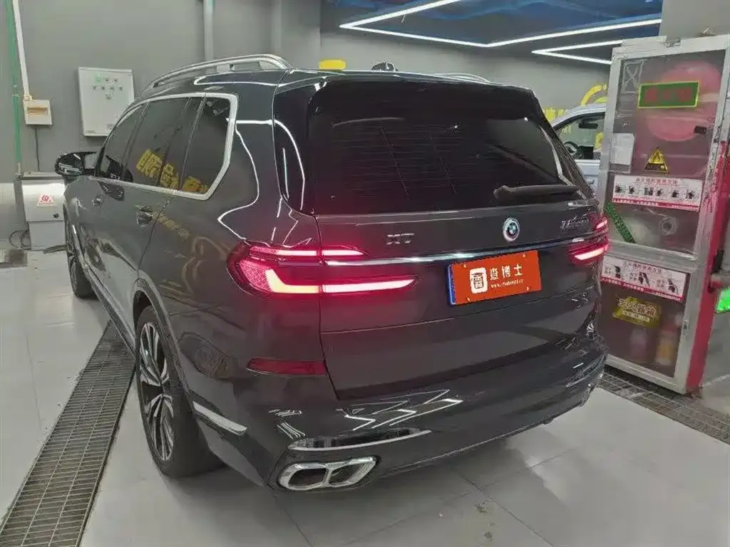 BMW X7 M60i — фото 6