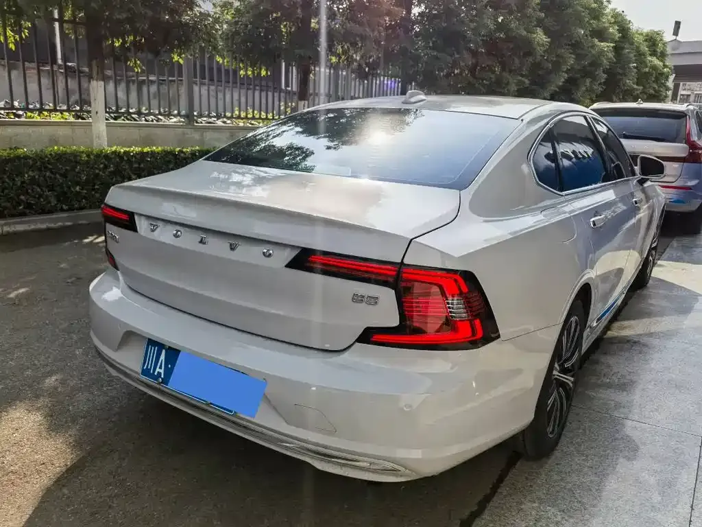 Volvo S90 — фото 3