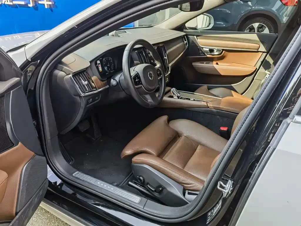 Volvo S90 — фото 4