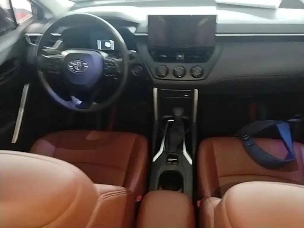 Toyota Corolla Cross — фото 4