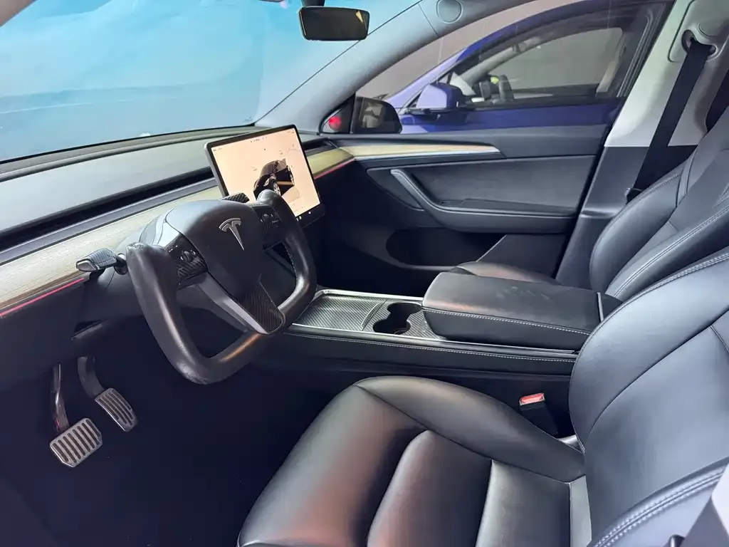Tesla Model Y — фото 6