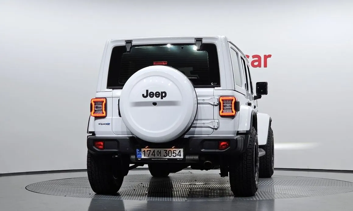 Jeep Wrangler — фото 10