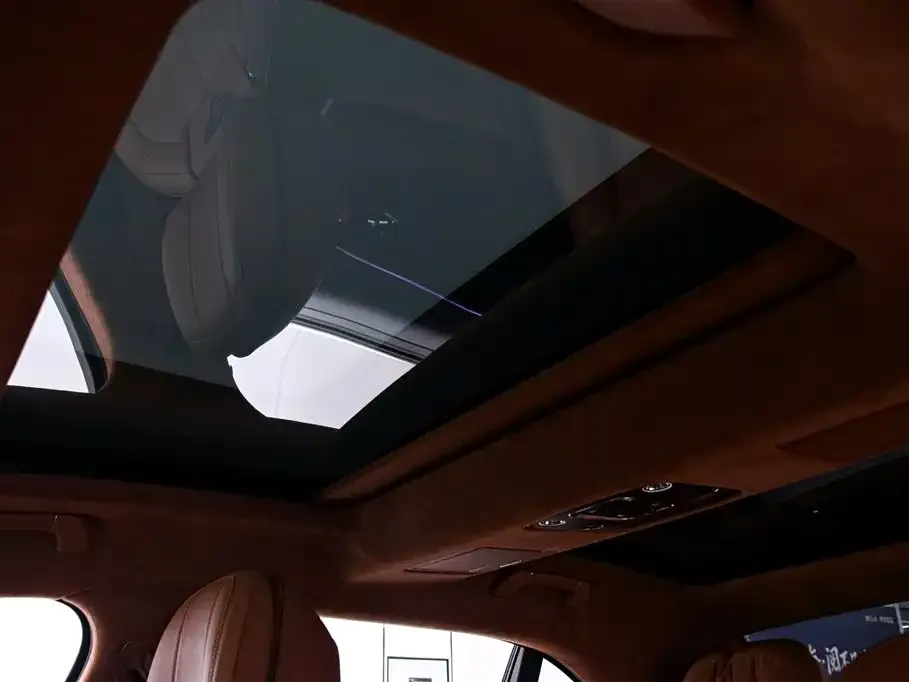 Bentley Flying Spur — фото 5