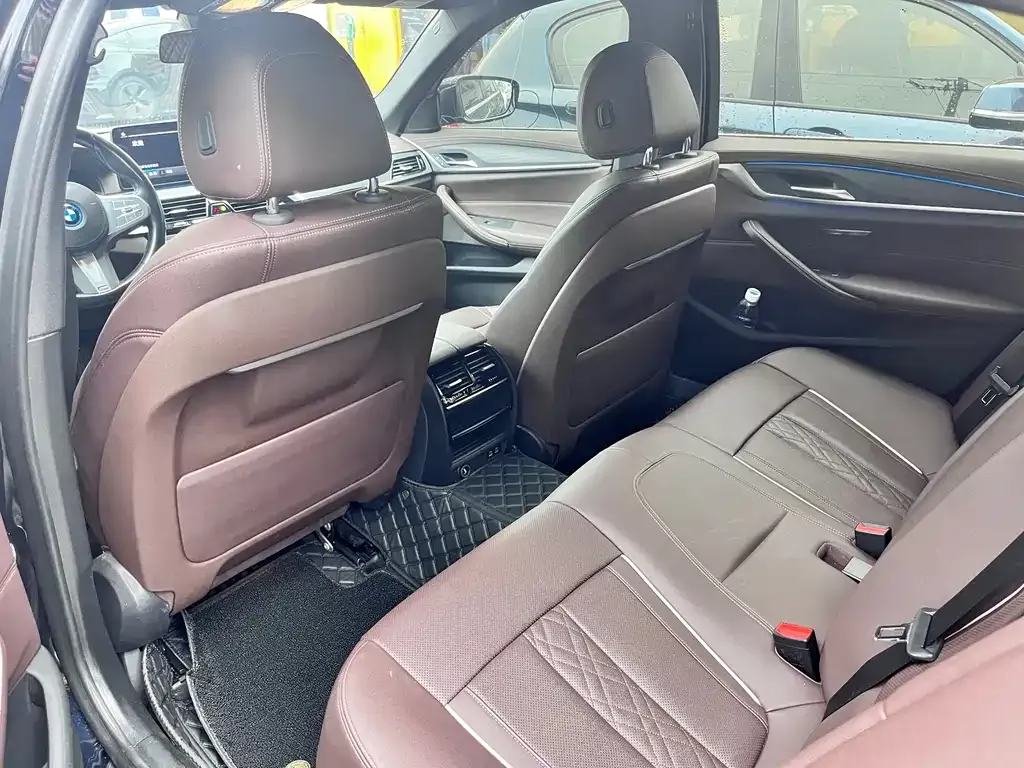 BMW 5 Series New Energy — фото 9