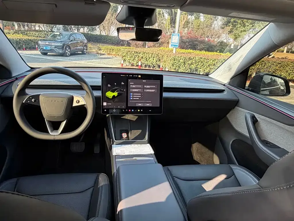 Tesla Model Y — фото 3