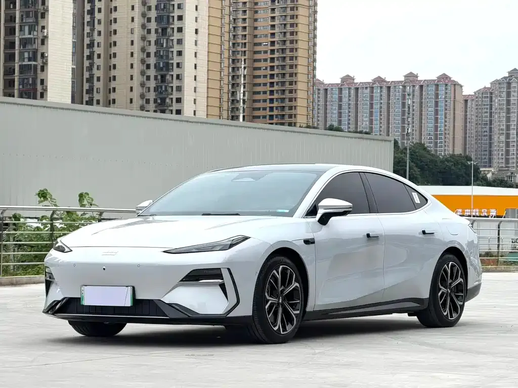 Geely Galaxy E8 — фото 1