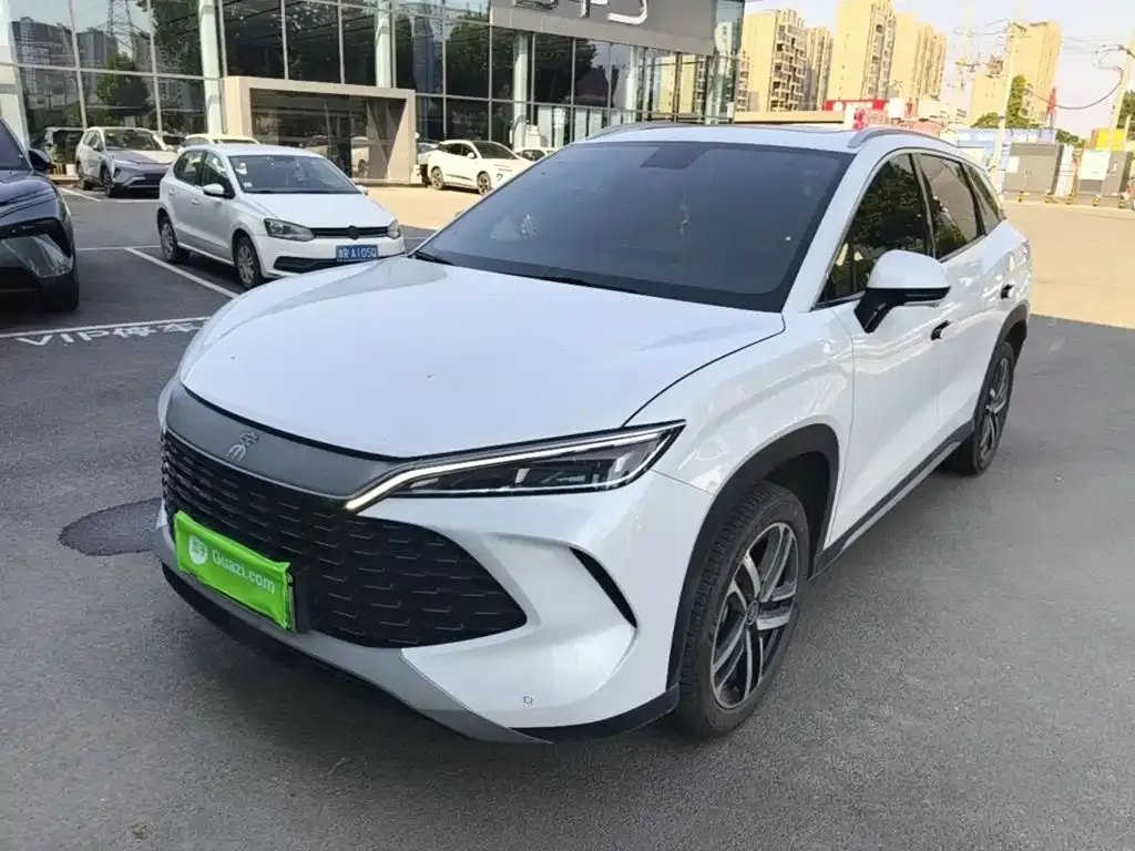 BYD L DM-i — фото 1